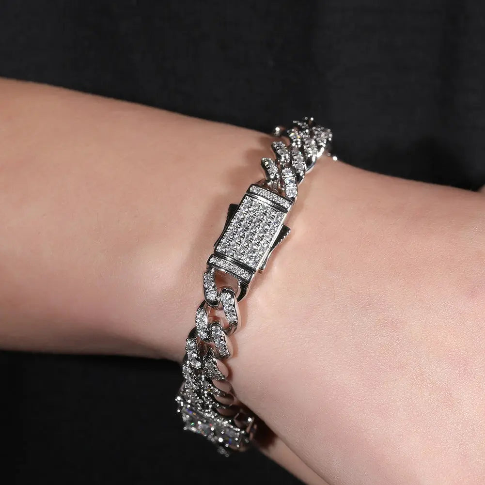 Dazzle Rhinestone Butterfly Chain speciaic