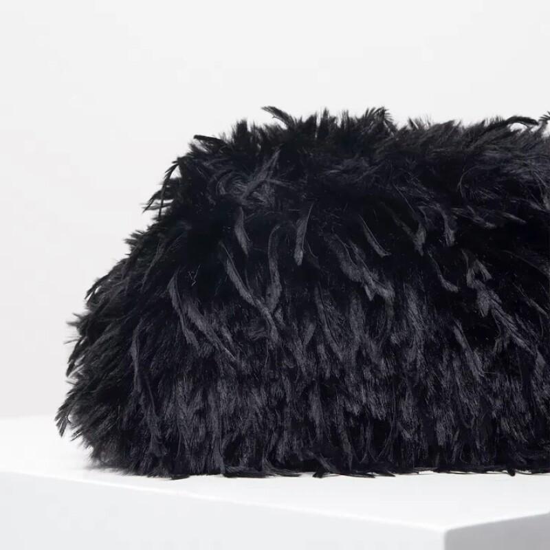Feather Clutch Black laseze