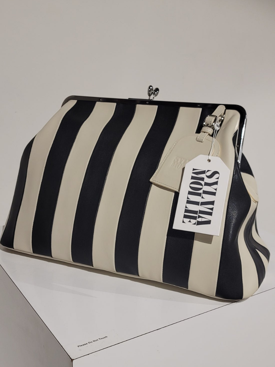 Leather Kisslock Frame Bag