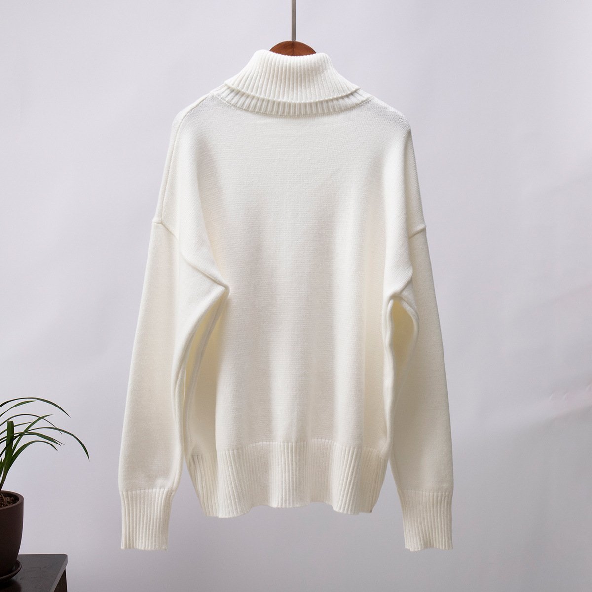 Classic Loose Turtleneck Sweater speciaic