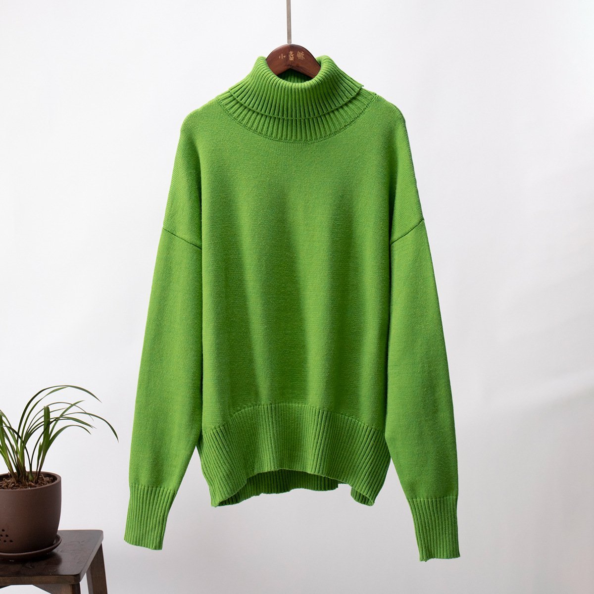 Classic Loose Turtleneck Sweater speciaic