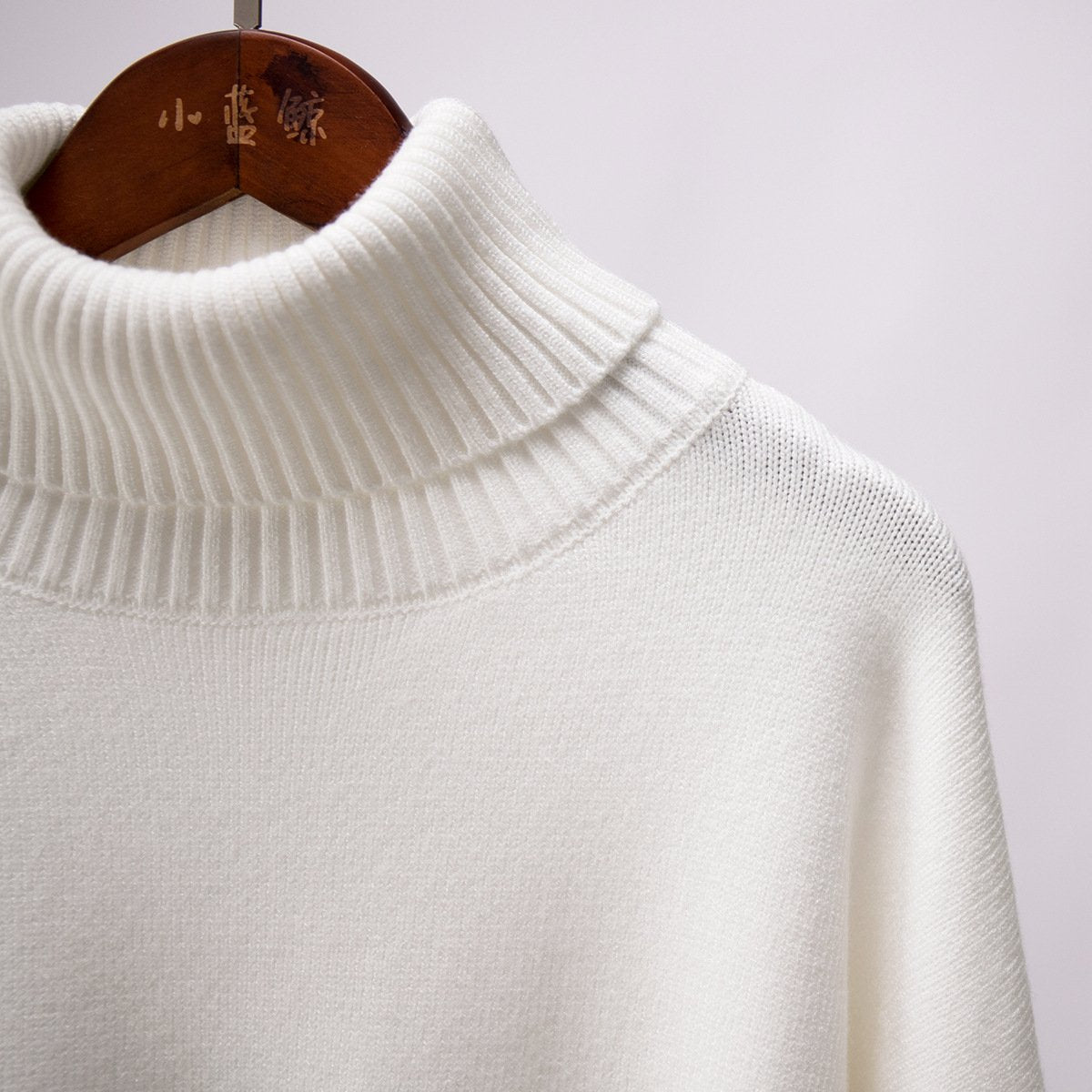 Classic Loose Turtleneck Sweater speciaic