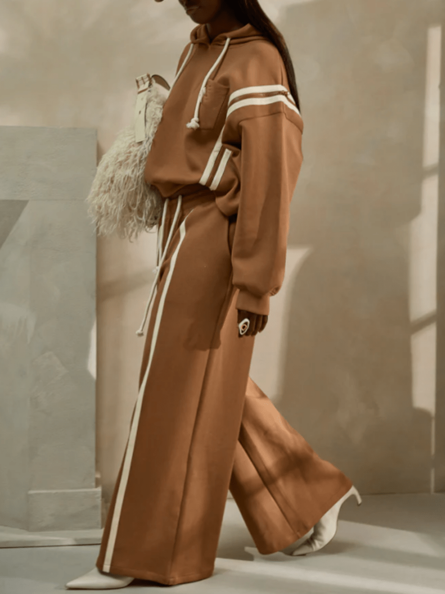 Contrast Stripe Sport Suit laseze