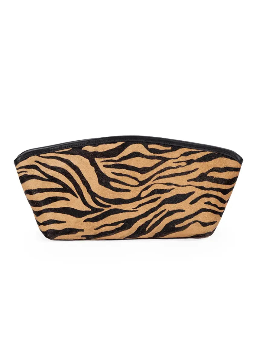 Fluffy Finish Geometric Clutch voguety