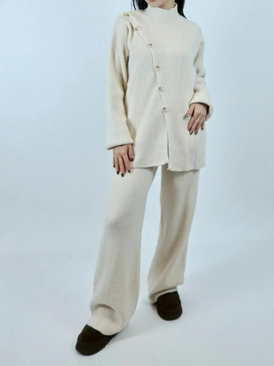 Knitted 2pc Set With Oblique Button speciaic