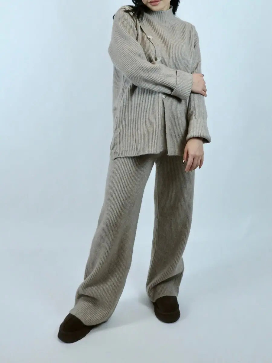 Knitted 2pc Set With Oblique Button speciaic