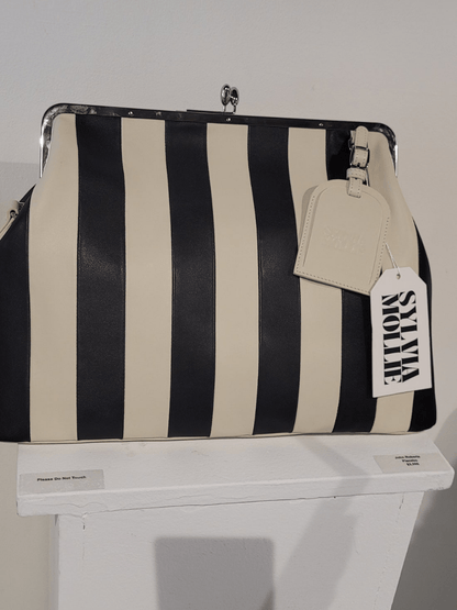 Leather Kisslock Frame Bag - laseze