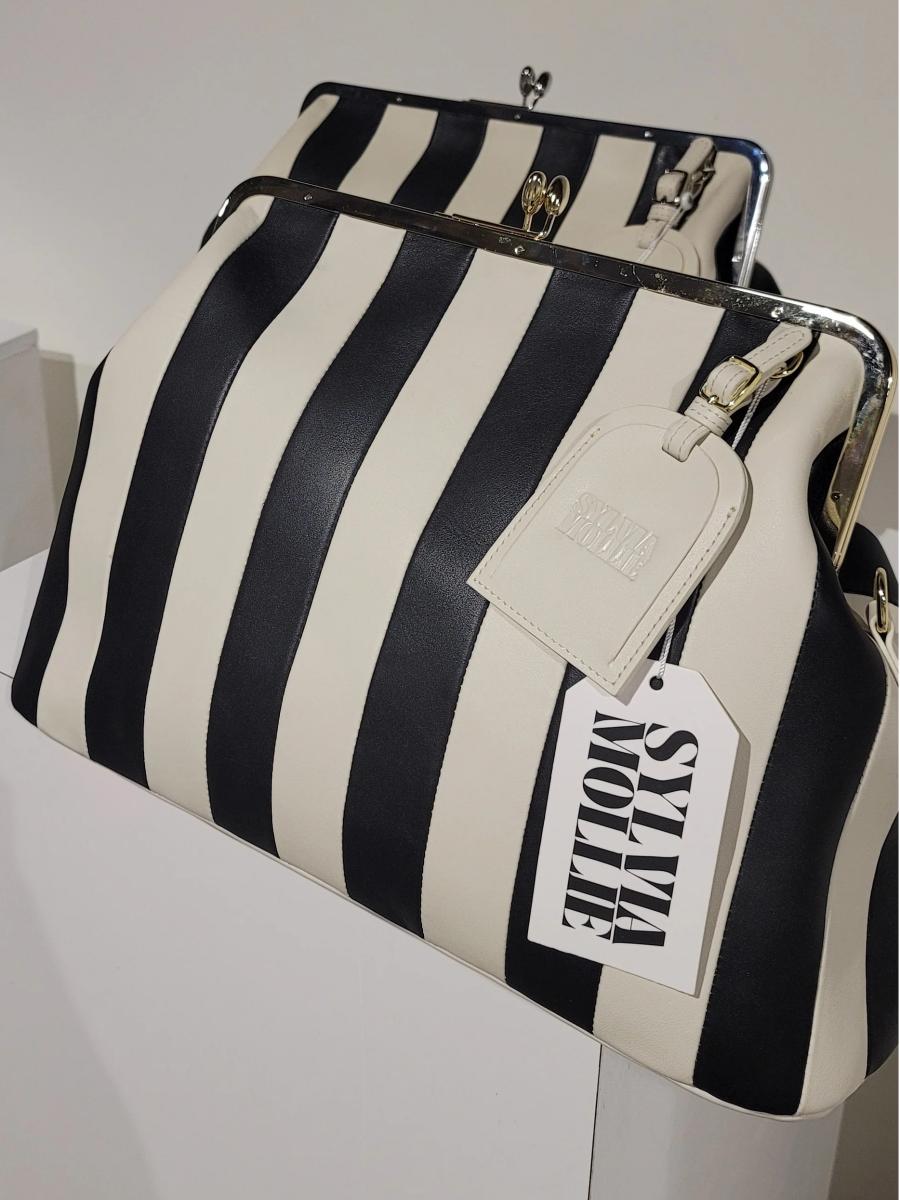 Leather Kisslock Frame Bag - laseze