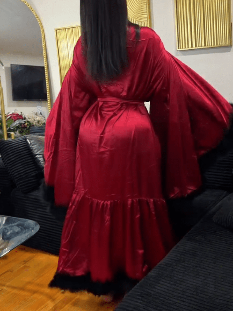 Oversized Bell-Sleeve Burgundy Robe (Black Fur Detailing) laseze