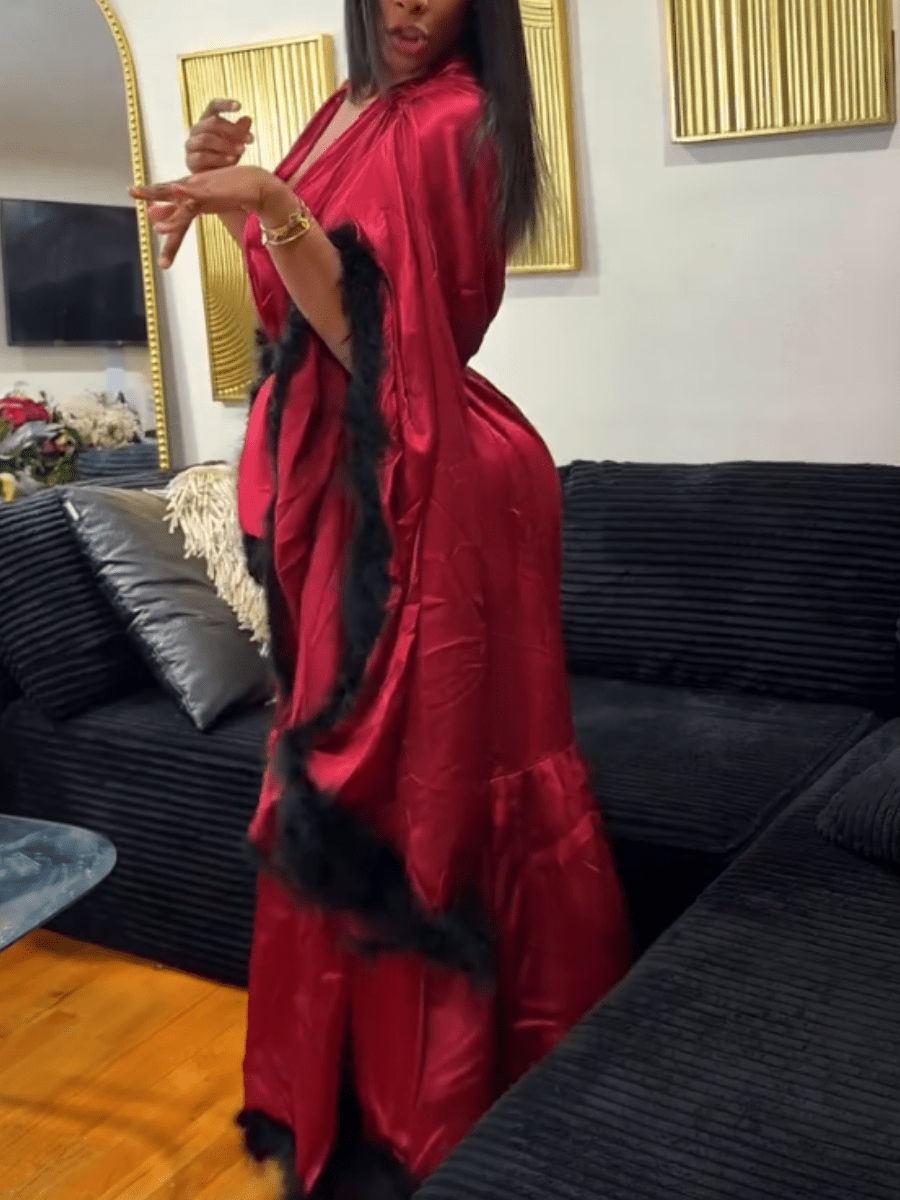 Oversized Bell-Sleeve Burgundy Robe (Black Fur Detailing) laseze