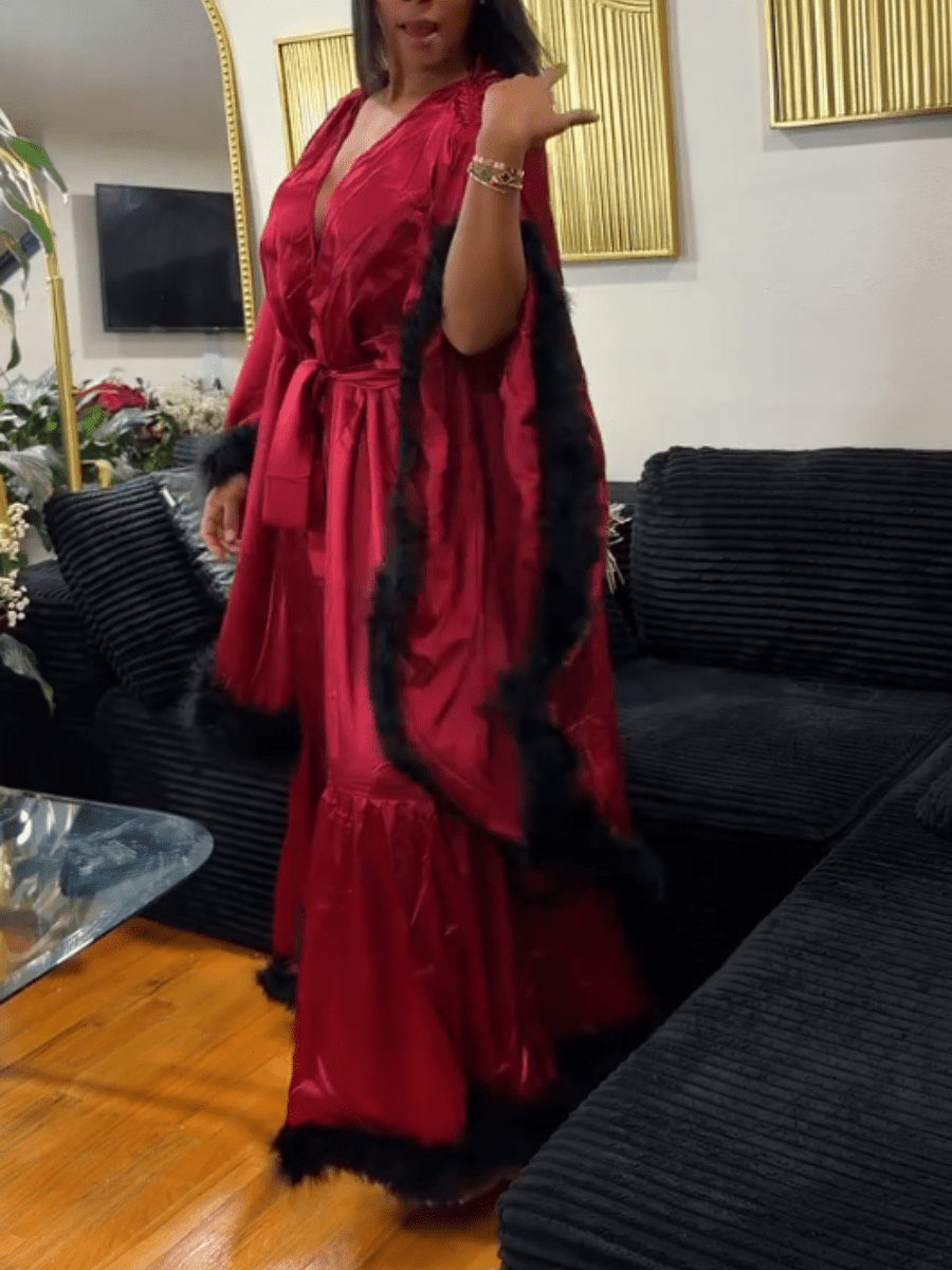 Oversized Bell-Sleeve Burgundy Robe (Black Fur Detailing) laseze