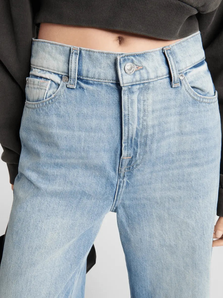 Ripped Light Wash Wide-Leg Denim Pants laseze