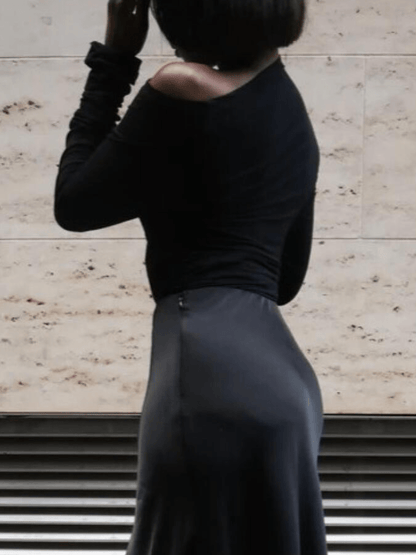 Sleek Black Fitted Top With One-Shoulder Detail laseze
