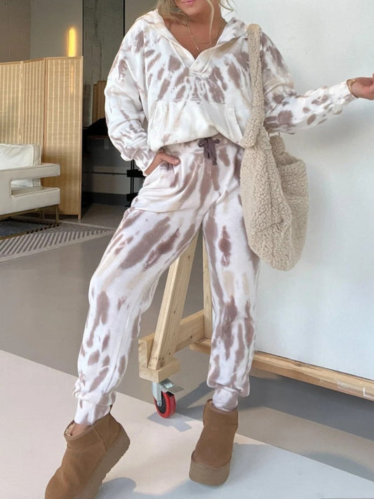 Tie-Dye Hoodie And Sweatpants Suit speciaic