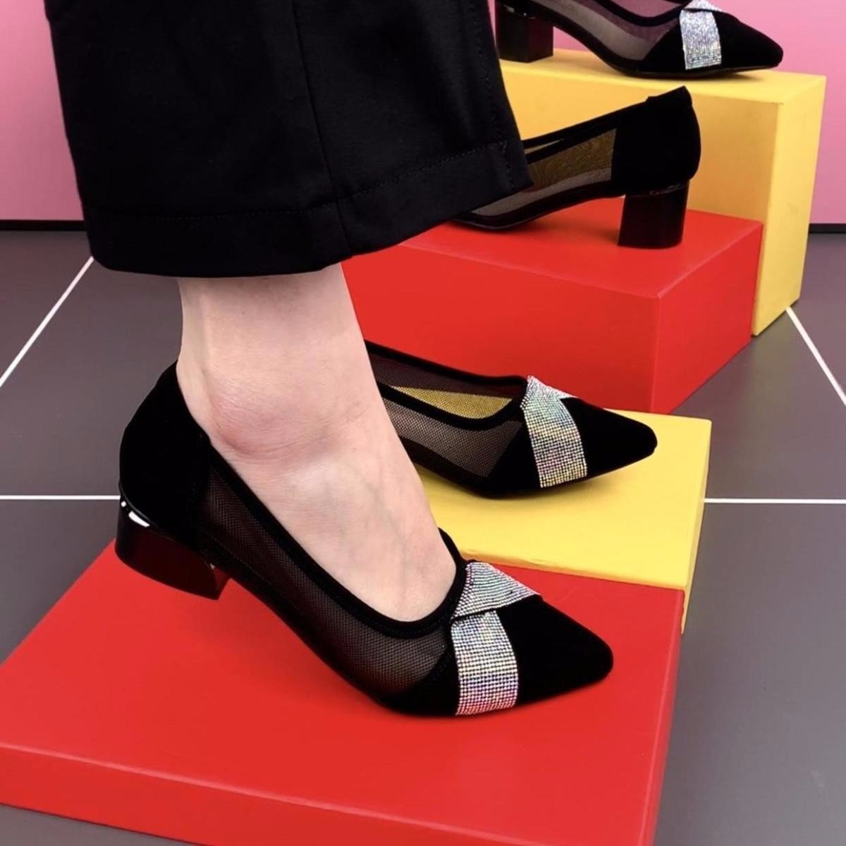 Women's Breathable Mesh Rhinestone Shoes - laseze