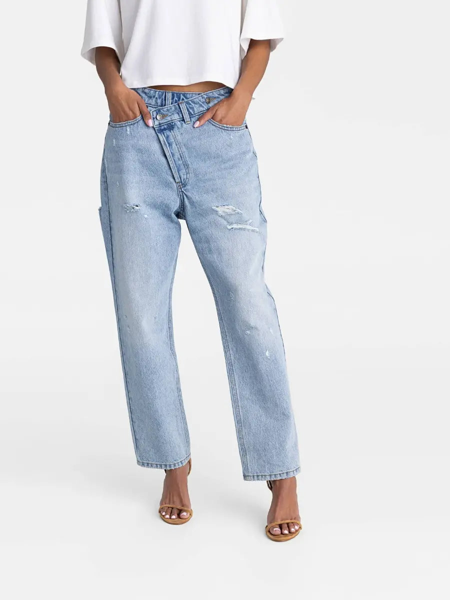 Women's Mid-Rise Tapered Leg 'The Dylan Jean' - Light Wash laseze