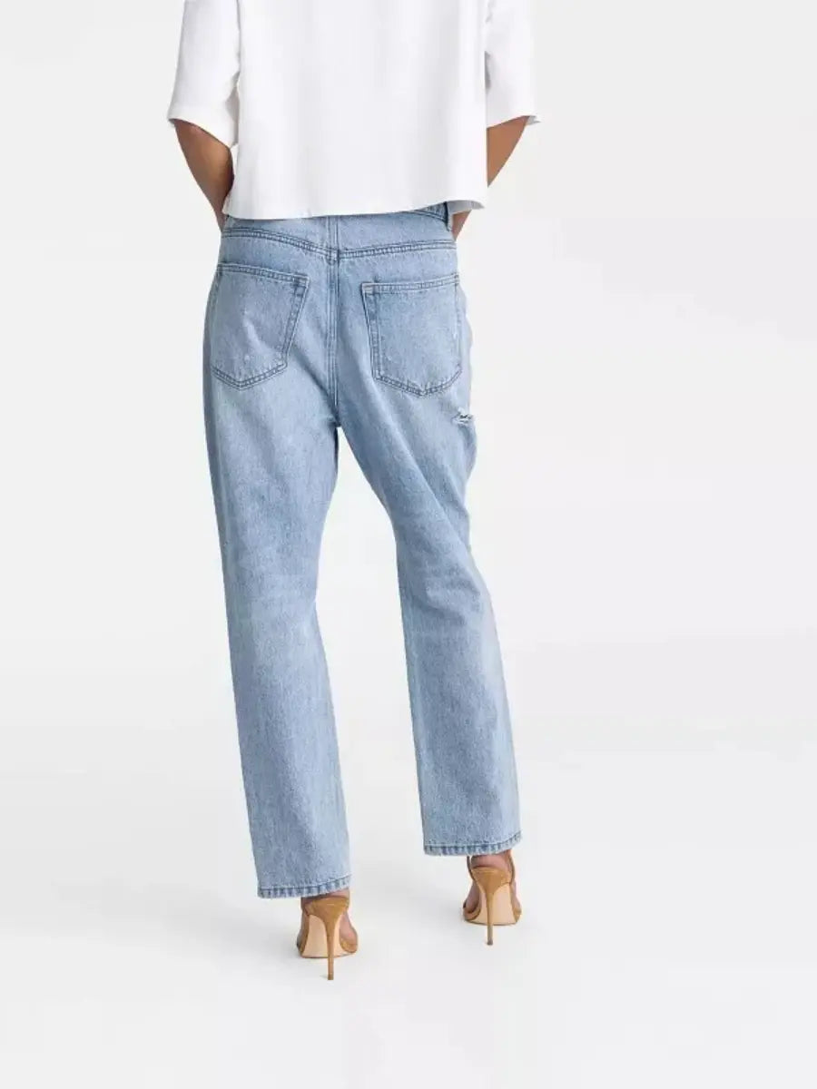 Women's Mid-Rise Tapered Leg 'The Dylan Jean' - Light Wash laseze